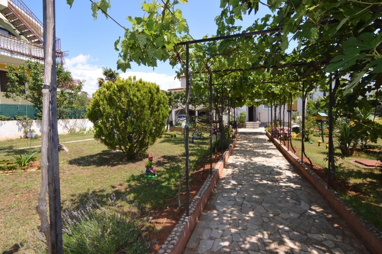 Apartments Mariza Πόρετς Εξωτερικό φωτογραφία