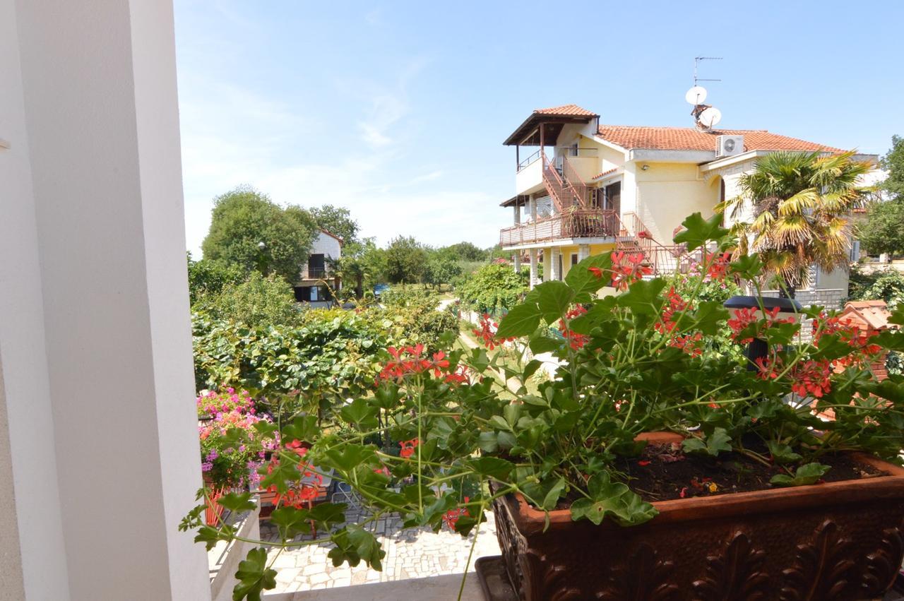 Apartments Mariza Πόρετς Εξωτερικό φωτογραφία